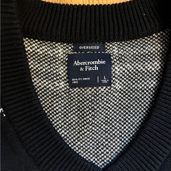 Abercrombie & Fitch Black and White Knit Sweater - Picture 2 of 3